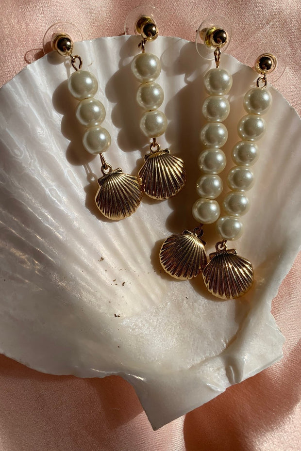Pearl Drop Closed Shell Earrings